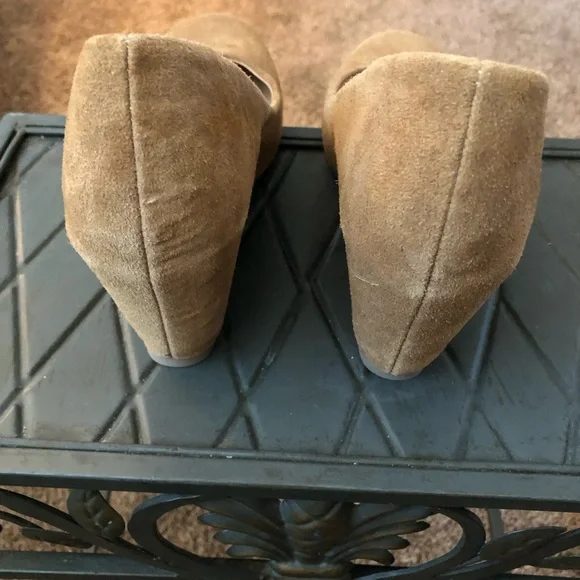 💜💜 SALE-3/$15 💜💜MERONA SUEDE WEDGES Size 7 - Picture 4 of 4